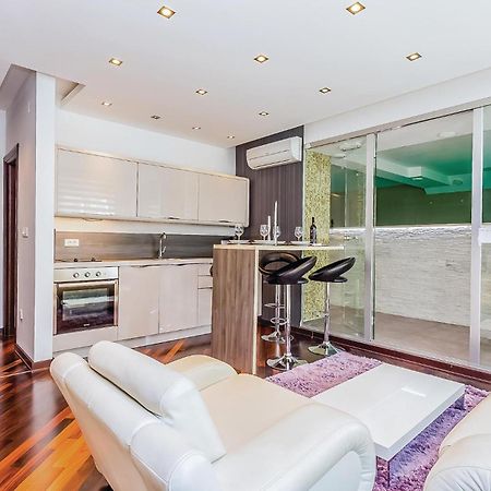 2 Bedroom Lovely Apartment In 茨里克韦尼察 外观 照片