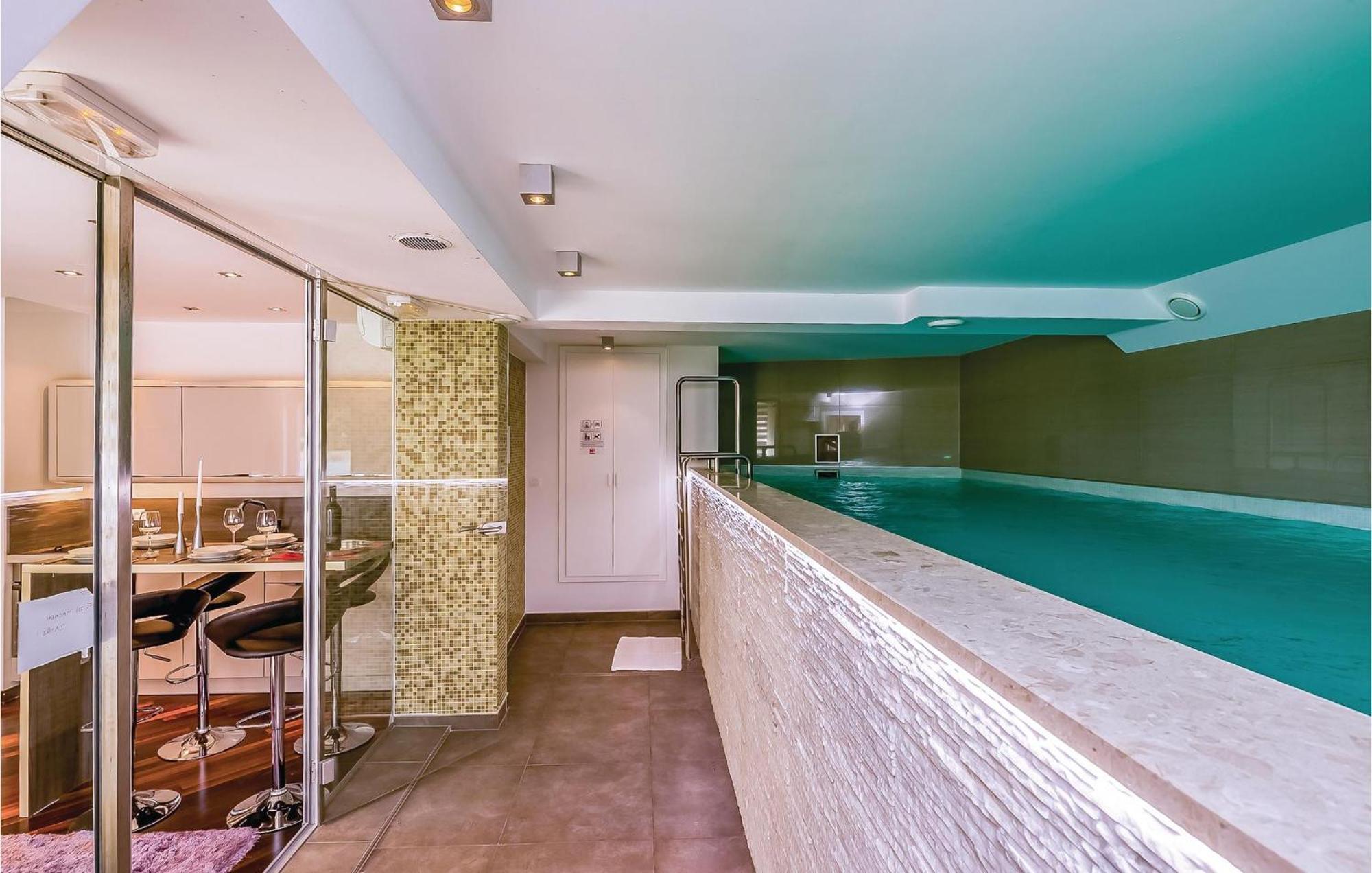 2 Bedroom Lovely Apartment In 茨里克韦尼察 外观 照片